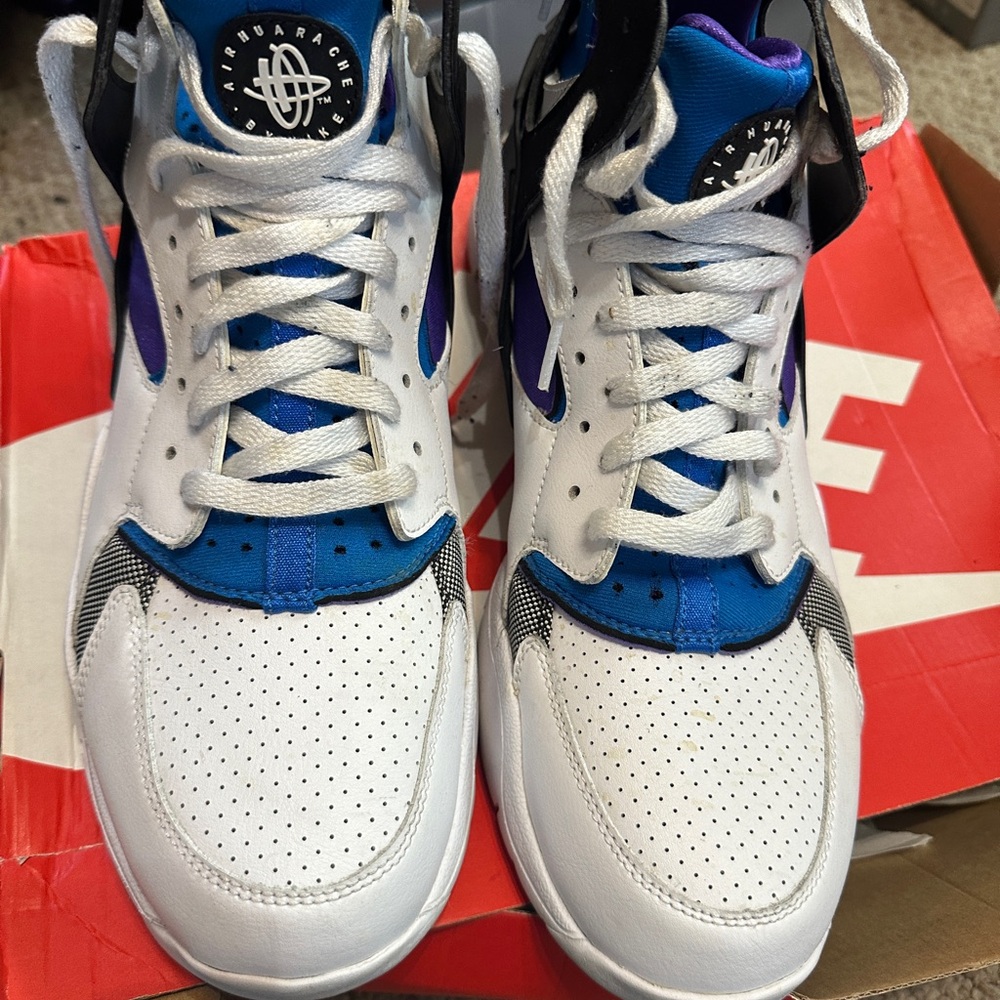Nike Air Huarache White and Blue Sneakers